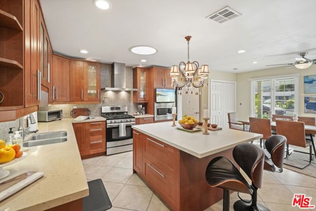 7152 Pomelo Drive photo 4