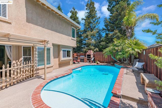 4452 Pronghorn Ct, Antioch CA: https://media.crmls.org/mediaz/9c9a7d25-1d68-4544-a330-15379d935b4c.jpg