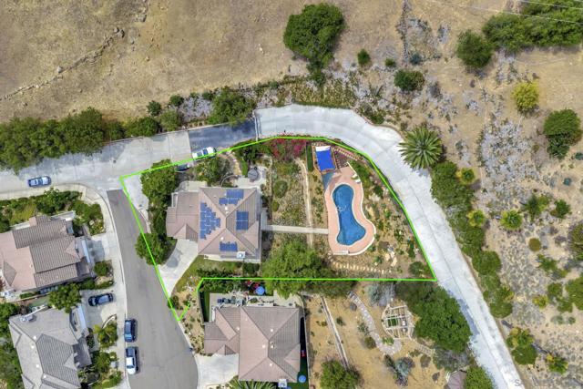 2106 Zachary Gln, Escondido CA: https://media.crmls.org/mediaz/9c9a90f9-6502-4c0a-9dc2-eee769c698a9.jpg