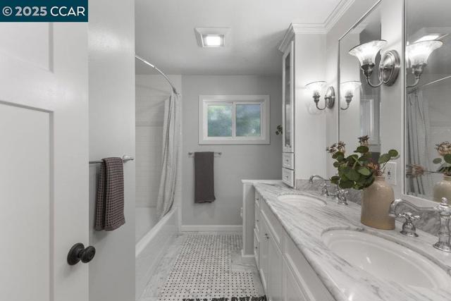 280 Fairway Dr, Danville CA: https://media.crmls.org/mediaz/9c9aaf02-881d-44bb-85dd-fa46db92f3a3.jpg