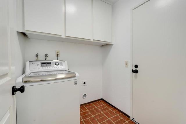 505 Drake Court, Foster City CA: https://media.crmls.org/mediaz/9c9abbf6-b17b-4688-8f41-c7ca8f55f057.jpg