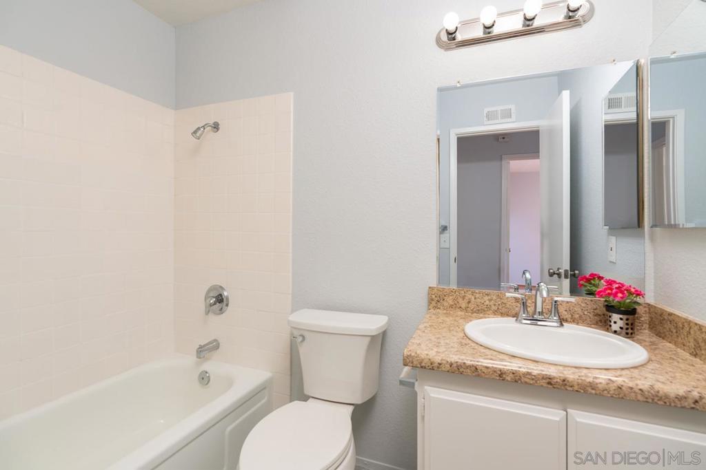 3286 Caminito Eastbluff - photo 10