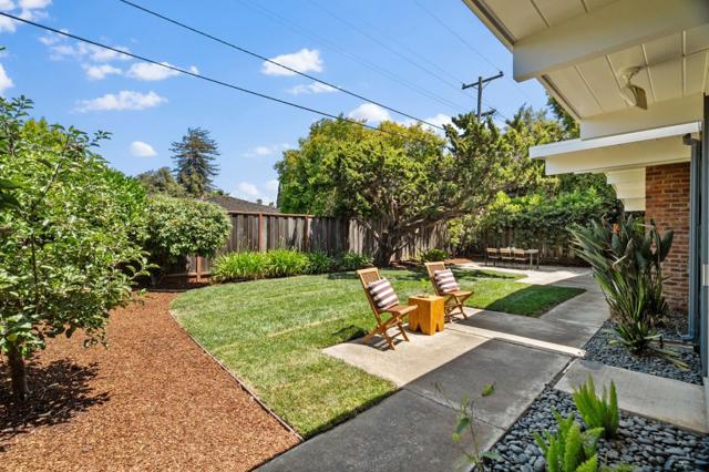 1472 Kingfisher Way, Sunnyvale CA: https://media.crmls.org/mediaz/9c9ba278-169b-444f-9ddd-32110d7accd1.jpg