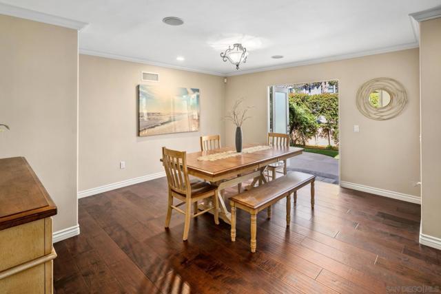 1100 Pine St, Coronado CA: https://media.crmls.org/mediaz/9c9c2a23-b898-45b7-8ec7-d26958d001b6.jpg