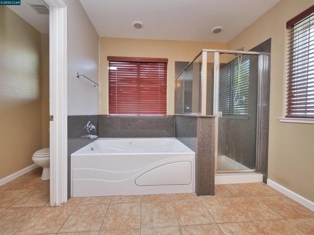 2035 Pasado Avenue, Manteca CA: https://media.crmls.org/mediaz/9c9d38e2-3425-412d-b831-4fbad0ffb4bc.jpg