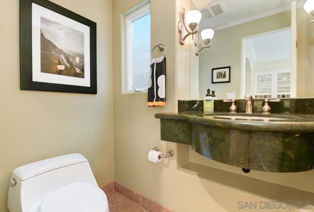 867 E Avenue, Coronado CA: https://media.crmls.org/mediaz/9c9d6ce4-cccf-4bfc-940c-fa42ae6dd29c.jpg