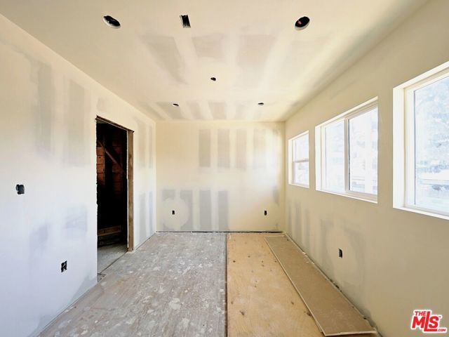 14426 Friar Street photo 41