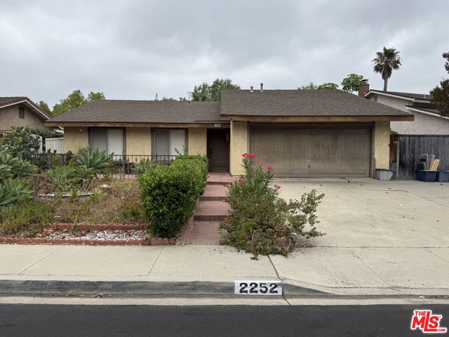 2252 Northpark Street, Thousand Oaks CA: https://media.crmls.org/mediaz/9c9f25c6-b89b-4aa3-855a-413042d2063f.jpg