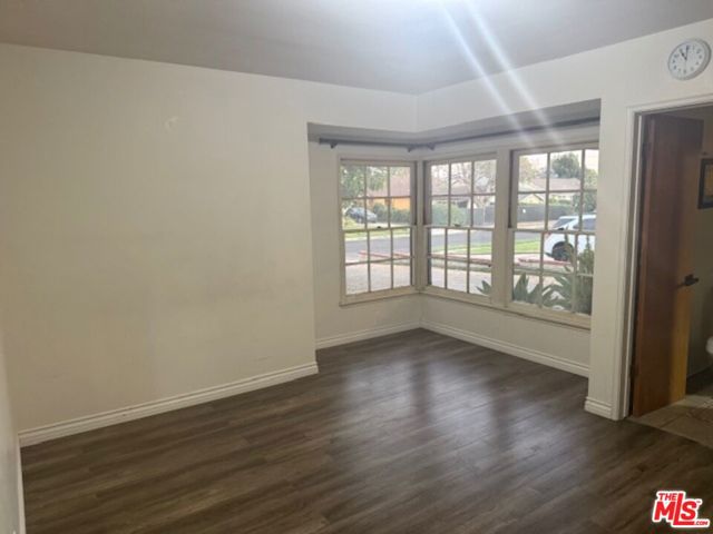 9333 Swinton Avenue, North Hills CA: https://media.crmls.org/mediaz/9c9f6355-a51d-4c04-a459-958d06287043.jpg