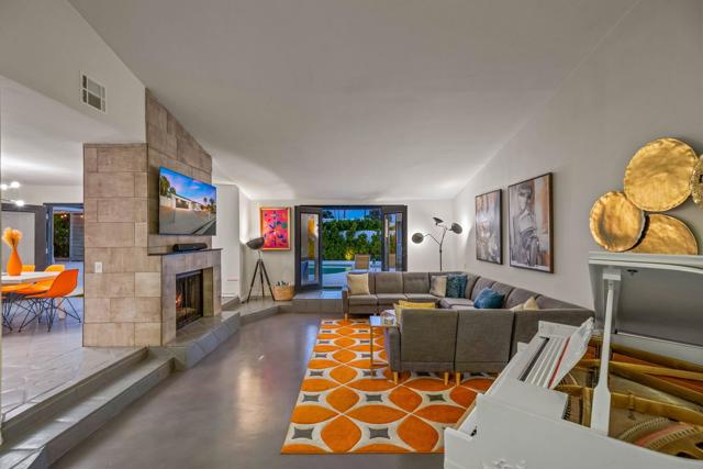 1862 N Nogales Way, Palm Springs CA: https://media.crmls.org/mediaz/9ca02e5f-35a7-440f-981c-8133790a7f73.jpg