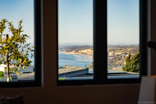 2365 Via Siena, La Jolla CA: https://media.crmls.org/mediaz/9ca0723d-bf2d-419b-898b-5f2f7a91c9cd.jpg