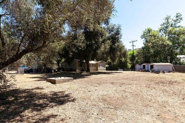 1453 OLIVEWOOD LN, Alpine CA: https://media.crmls.org/mediaz/9ca12177-1d2f-4e36-8a37-676b5af8bbf1.jpg