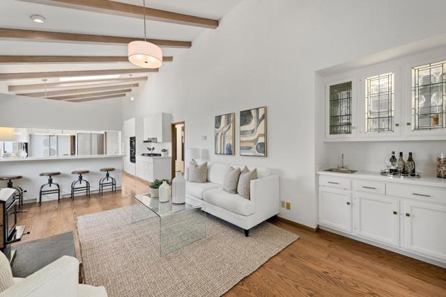 14449 Liddicoat Circle, Los Altos Hills CA: https://media.crmls.org/mediaz/9ca12f81-ecb9-40bf-95ac-4c07f04710c1.jpg