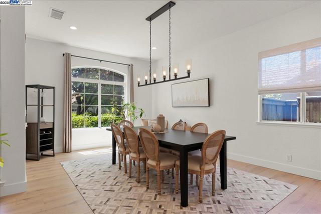3319 Besana Dr, El Dorado Hills CA: https://media.crmls.org/mediaz/9ca17c53-25e7-41ca-8772-8d9b4bb210ec.jpg