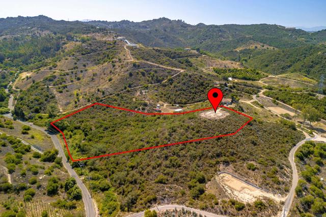 27 Daily Road, Fallbrook CA: https://media.crmls.org/mediaz/9ca1bad1-b953-481a-90f7-dca1c53649ba.jpg