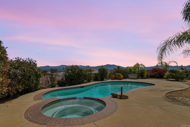 Detail Gallery Image 6 of 38 For 164 Dawn View Way, El Cajon,  CA 92021 - 4 Beds | 2/2 Baths