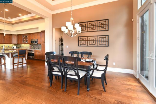 1759 Latour Ave, Brentwood CA: https://media.crmls.org/mediaz/9ca47311-312b-46a3-808c-5348cc83d707.jpg