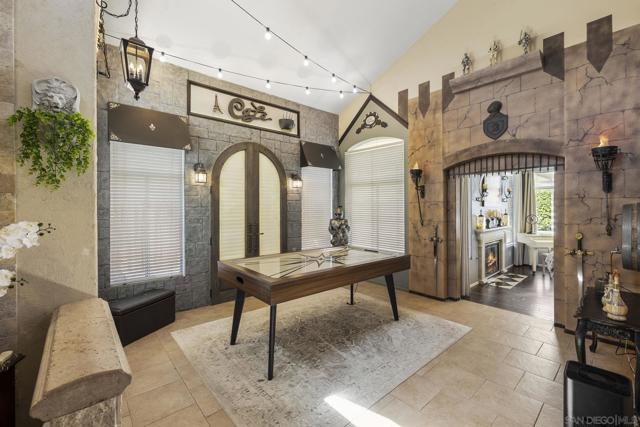 838 Masters Dr, Oceanside CA: https://media.crmls.org/mediaz/9ca47bc9-e206-4726-acf1-21d899420b7a.jpg