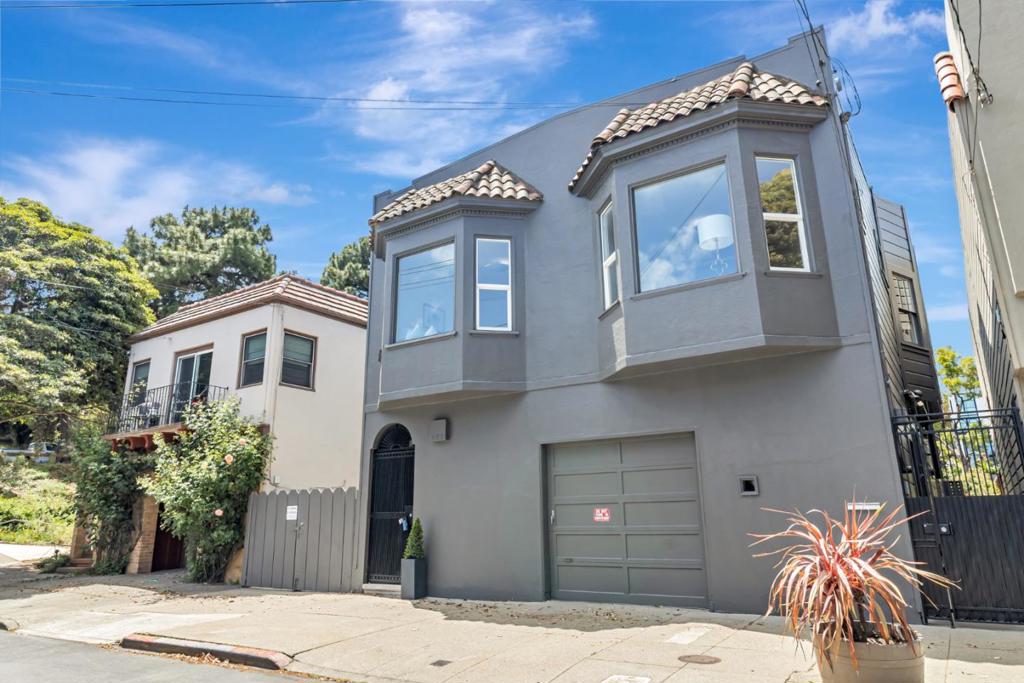 30 Brompton Avenue