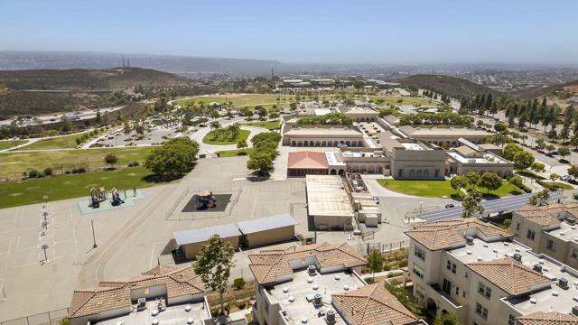 5140 Calle Sand Arch, San Diego CA: https://media.crmls.org/mediaz/9ca4ef5c-eb97-43f3-a1aa-e4d8a7523a13.jpg