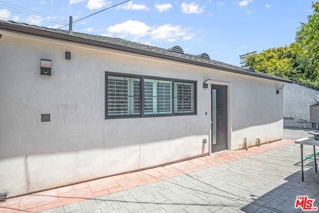 8322 Colegio Drive, Los Angeles CA: https://media.crmls.org/mediaz/9ca52f7a-6e85-4828-962d-bac6ac699134.jpg