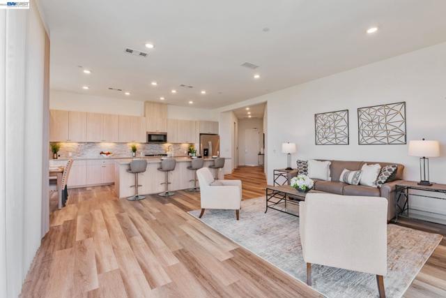 45128 Warm Springs Blvd, Fremont CA: https://media.crmls.org/mediaz/9ca53bca-0af2-4d2e-a2a4-d47b5f0375eb.jpg