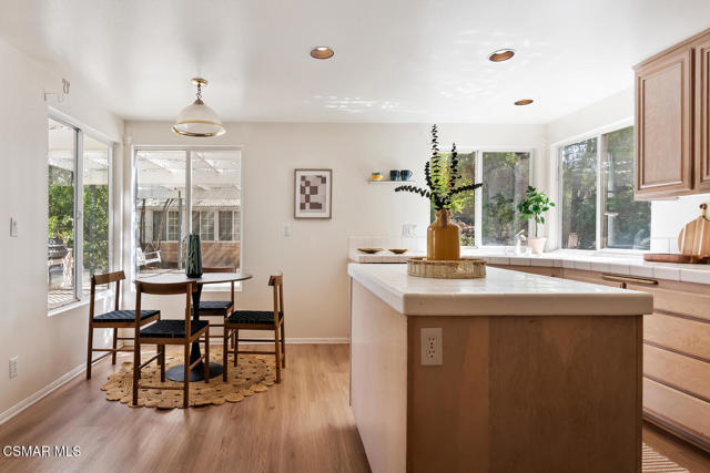 2219 Mapleleaf Avenue, Newbury Park CA: https://media.crmls.org/mediaz/9ca61a5c-2e2f-4c36-8383-89f099a58ab1.jpg