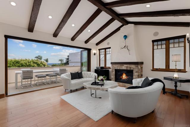1045 Van Nuys St., San Diego CA: https://media.crmls.org/mediaz/9ca664b5-61b3-4bf3-8c76-dab088bfc90b.jpg