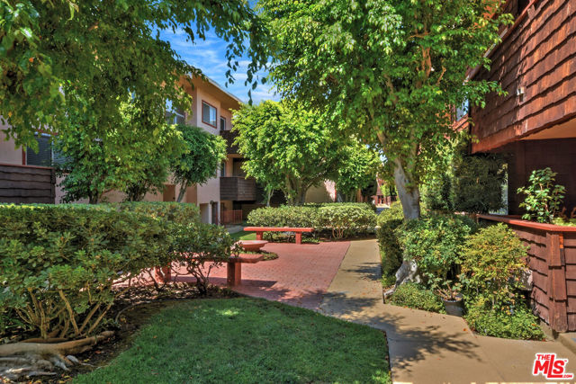 1 Bed Home for Sale in Encino, California