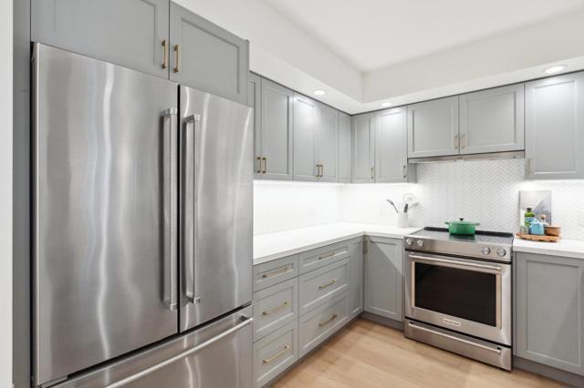 1438 Green Street, San Francisco CA: https://media.crmls.org/mediaz/9ca7b9a8-0ed7-4273-b1dd-7f67db34002e.jpg