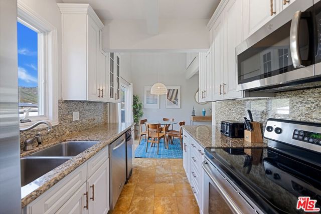 2955 Corral Canyon Road, Malibu CA: https://media.crmls.org/mediaz/9ca7c1f6-4e44-40d1-8897-9863e5b04d0d.jpg