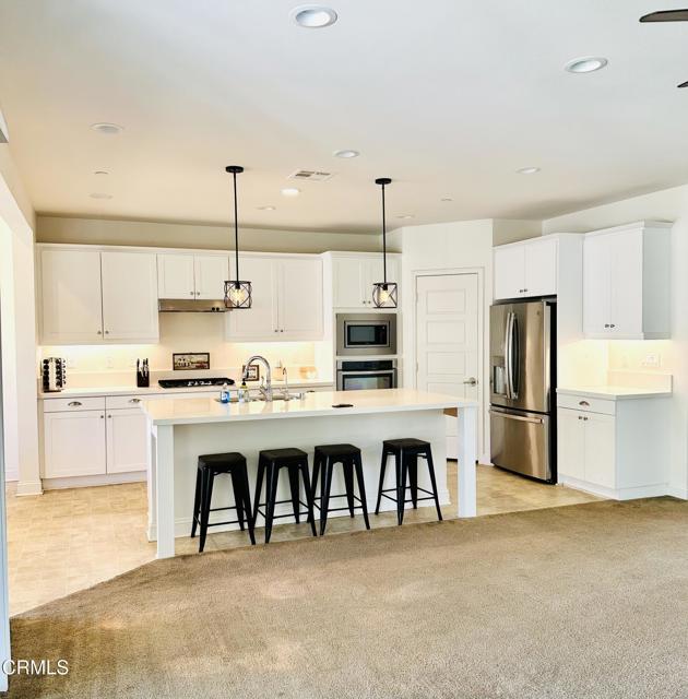 90 Los Altos Street, Ventura CA: https://media.crmls.org/mediaz/9ca7fee8-85aa-478a-a80a-c122b2842fc2.jpg