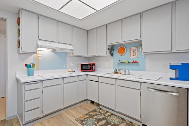 900 Island Drive, Rancho Mirage CA: https://media.crmls.org/mediaz/9ca9854b-4f0e-4dcd-924a-5e7662630a5e.jpg