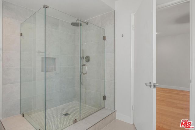 4207 Michelangelo Avenue, Woodland Hills CA: https://media.crmls.org/mediaz/9ca9b8be-cc94-4535-bfa0-b8f9378624fe.jpg
