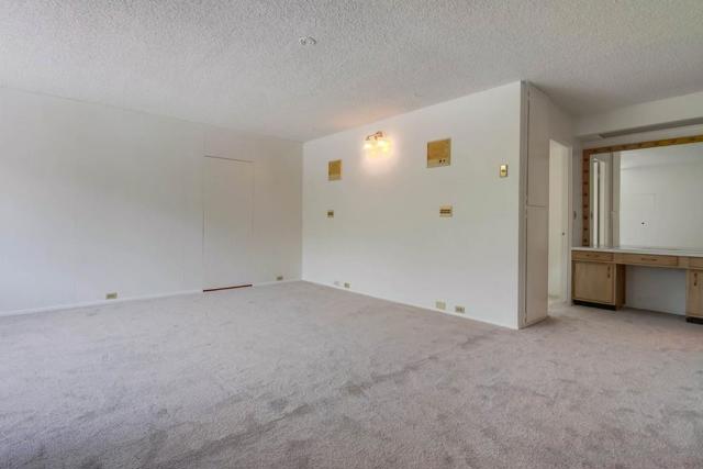 4711 ASHBY ST, San Diego CA: https://media.crmls.org/mediaz/9ca9c238-bfa2-4b2a-8c41-98e84086d206.jpg