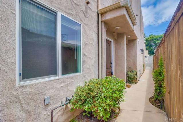 2167 Grand Avenue, San Diego CA: https://media.crmls.org/mediaz/9caa0cf7-1b97-48f5-a882-f8e216a6e968.jpg