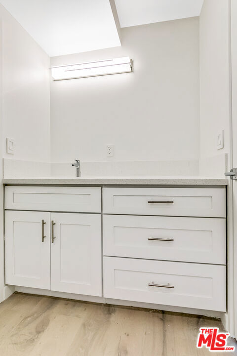 28405 Via Acero Street, Malibu CA: https://media.crmls.org/mediaz/9caa9ca3-8889-4946-b879-4579d341c88b.jpg