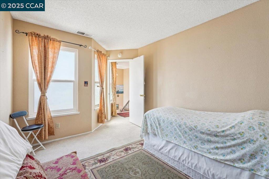 https://media.crmls.org/mediaz/9cab2cd6-24c2-4561-8296-2af812527449.jpg?preset=X-Large