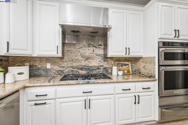 Image 16 of 48 For 952 Gray Fox Cir