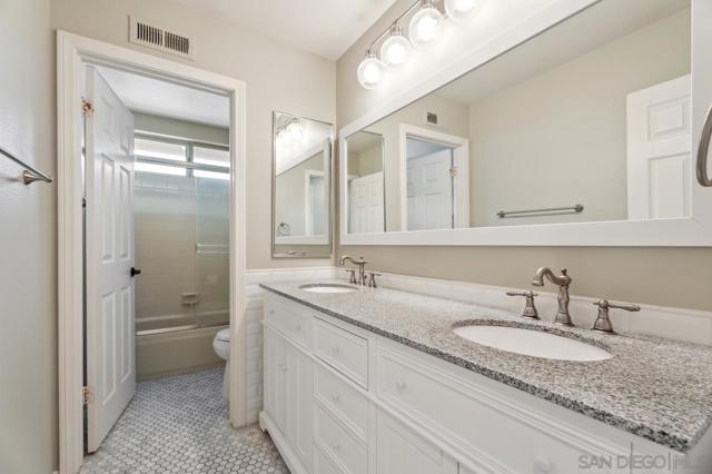 4954 Caminito Vista Lujo, San Diego CA: https://media.crmls.org/mediaz/9cabb2e0-106c-4459-858d-641e08117a8f.jpg