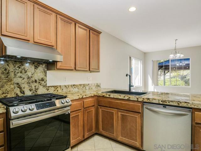 460 Chardonnay Court, San Marcos CA: https://media.crmls.org/mediaz/9caca794-7122-4e15-9d16-bcf231a341e4.jpg
