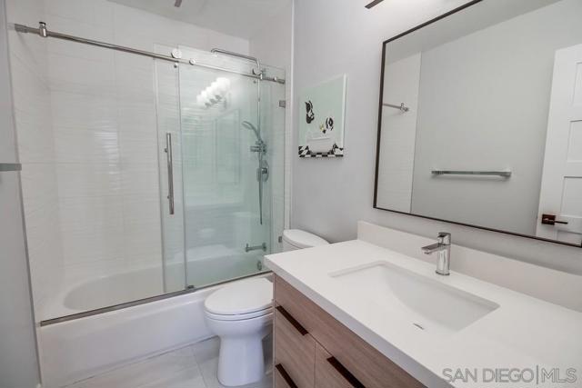 13554 Jadestone Way, San Diego CA: https://media.crmls.org/mediaz/9cacf046-aa99-4036-8e81-79906b82912a.jpg