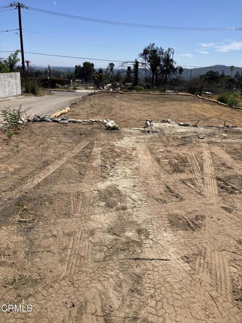 25 E Palm Street, Altadena CA: https://media.crmls.org/mediaz/9cacfc8f-c58f-4ce1-8935-9839590cef4c.jpg