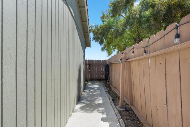 1411 Squire Court, Hollister CA: https://media.crmls.org/mediaz/9cad8e9d-9197-4ca4-a249-bcf39a76c165.jpg