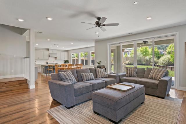 1611 Vinsanto Court, Gilroy CA: https://media.crmls.org/mediaz/9caf2974-9eb3-4b9b-99e4-1dc592c1597d.jpg