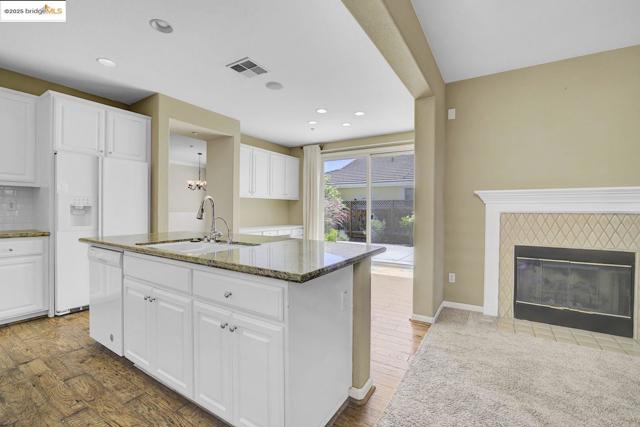 2743 Cathedral Cir, Brentwood CA: https://media.crmls.org/mediaz/9caf4f17-e9a2-404a-91ec-8218944d6a19.jpg