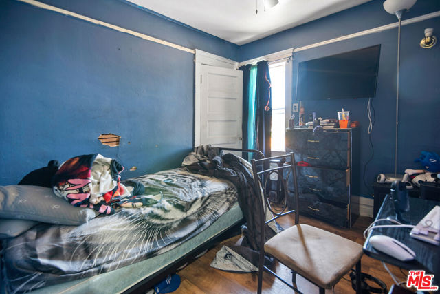 159 E 47th Street, Los Angeles CA: https://media.crmls.org/mediaz/9caf6ee3-d2ae-4d16-b740-332b649dcd4c.jpg