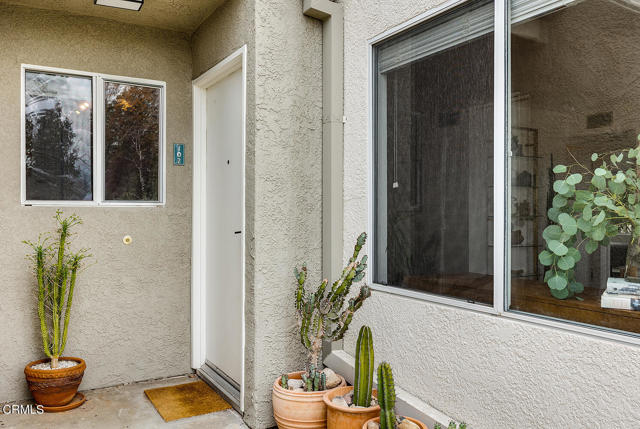 Detail Gallery Image 3 of 42 For 21200 Trumpet Dr #102,  Newhall,  CA 91321 - 2 Beds | 2 Baths