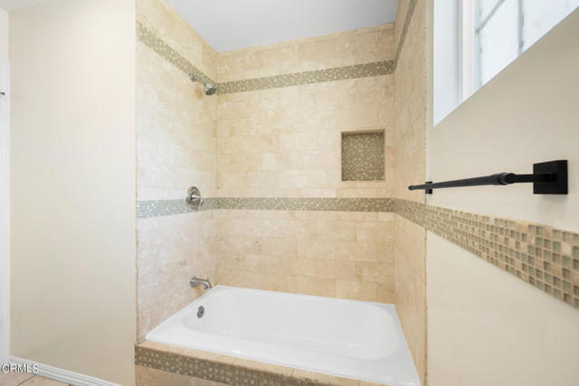 Detail Gallery Image 23 of 32 For 17149 Bullock St, Los Angeles,  CA 91316 - 3 Beds | 2 Baths