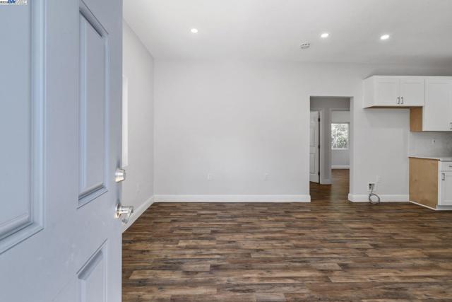 4189 Ogden Dr, Fremont CA: https://media.crmls.org/mediaz/9cb0386c-f954-4ca1-bf00-63467c53f158.jpg